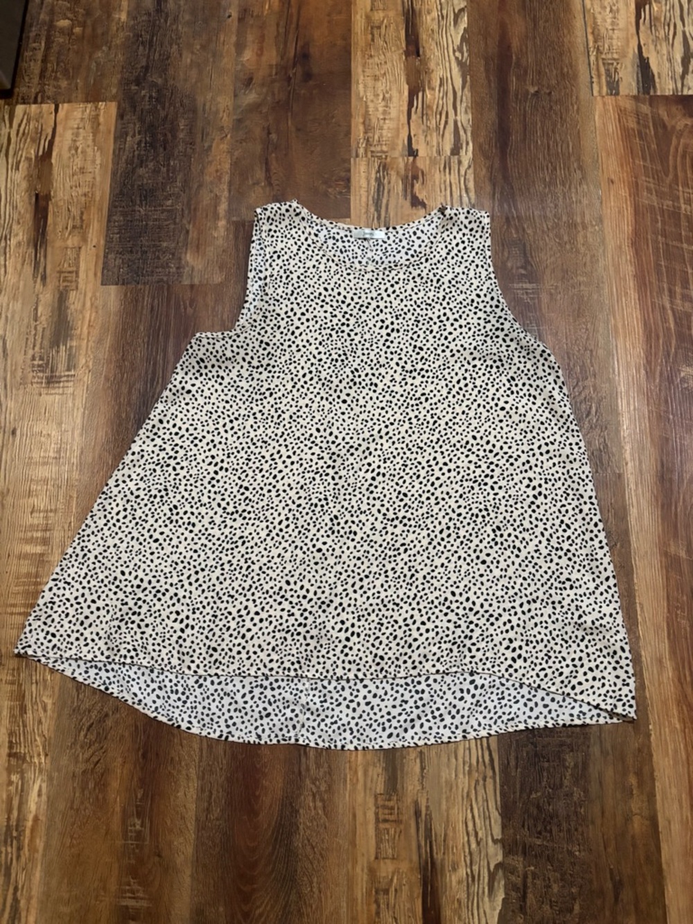 JODIFL Sleeveless Polka Dot Blouse - cream & Black